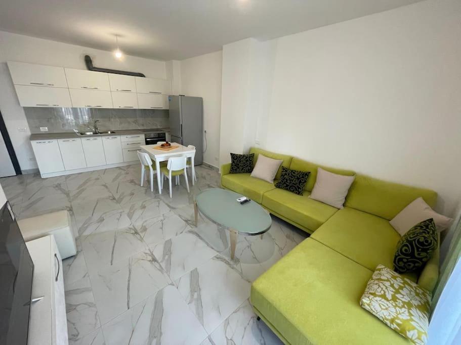 Apartament Beachside Charm