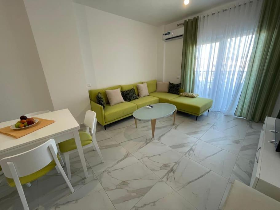 Apartament Beachside Charm