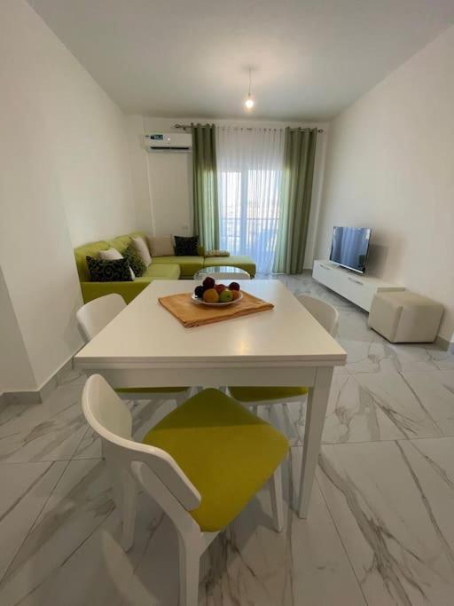 Beachside Charm Apartament *